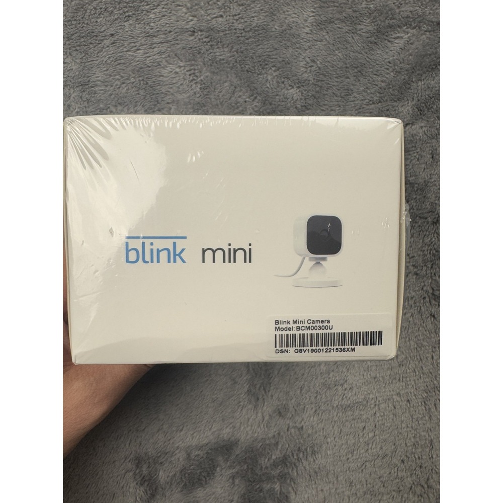 Blink Mini Indoor Security Camera 2 Pack + Sync Module 2 Alexa Two-Way Audio New - Picture 3 of 13